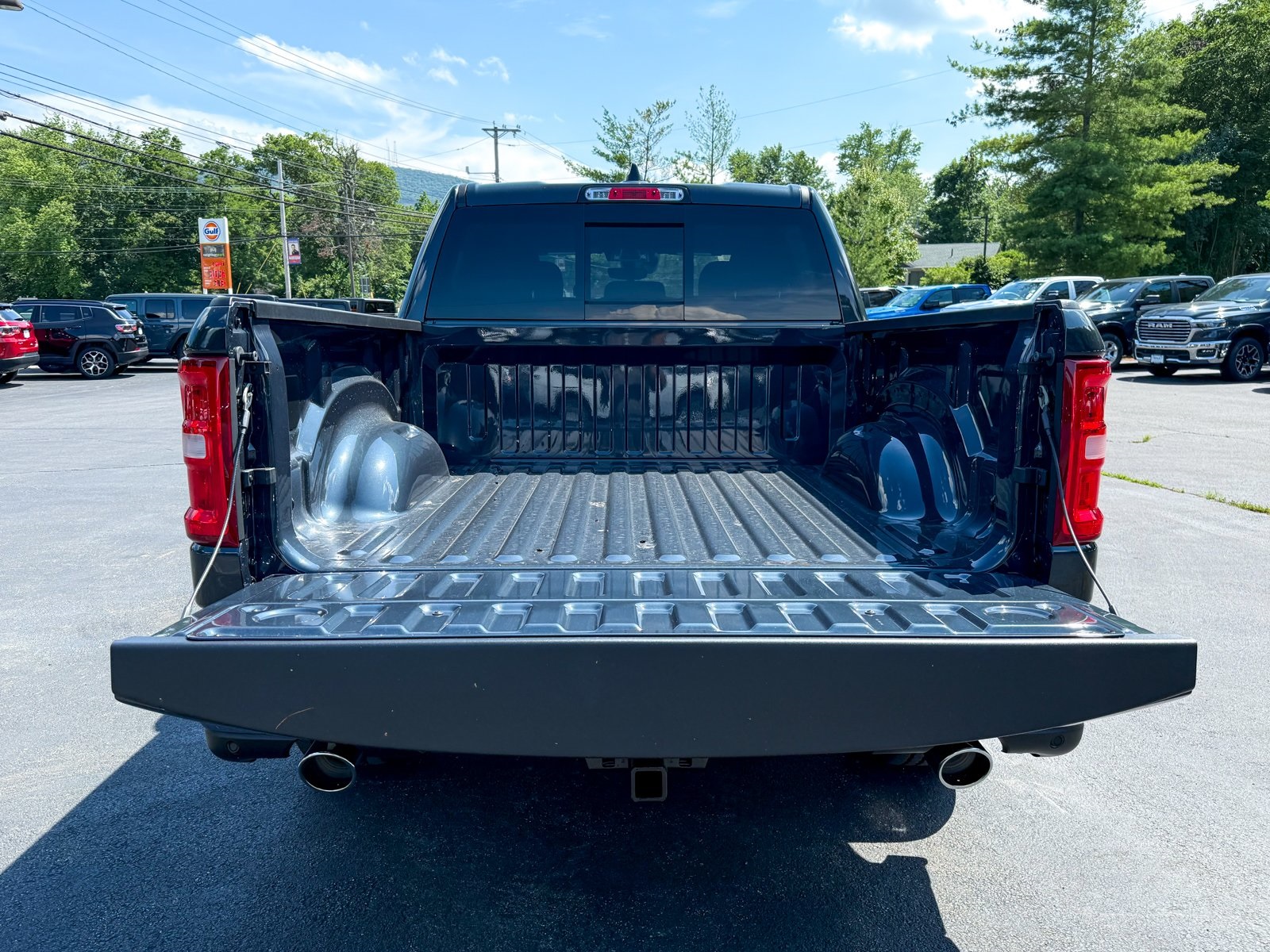 Vehicle image 11 of 41