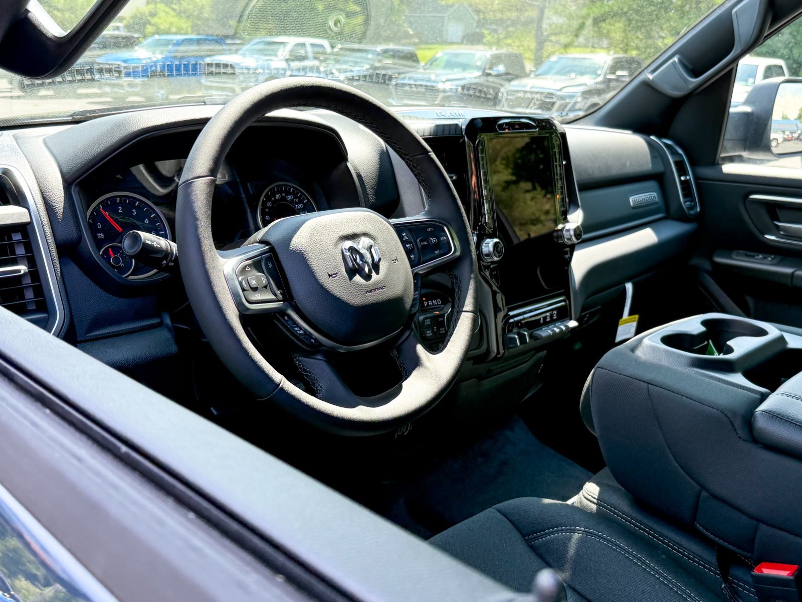 Vehicle image 17 of 41