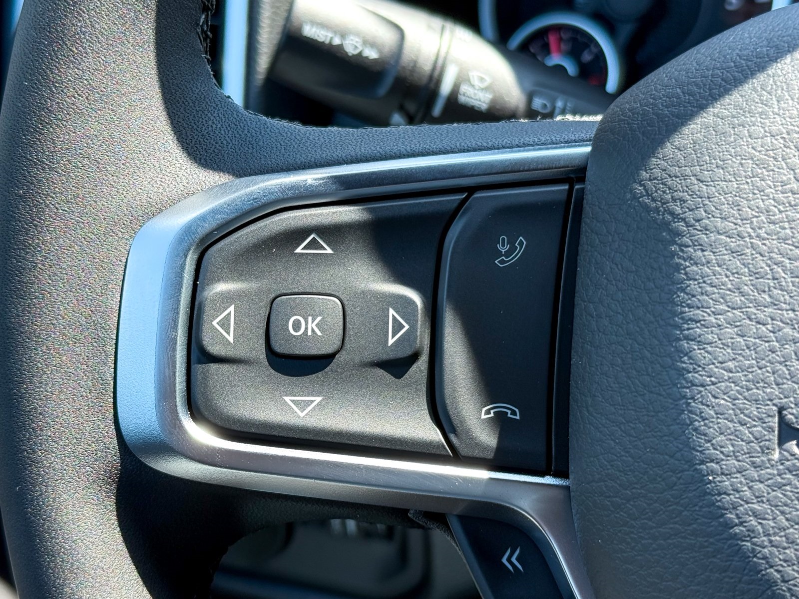 Vehicle image 28 of 41