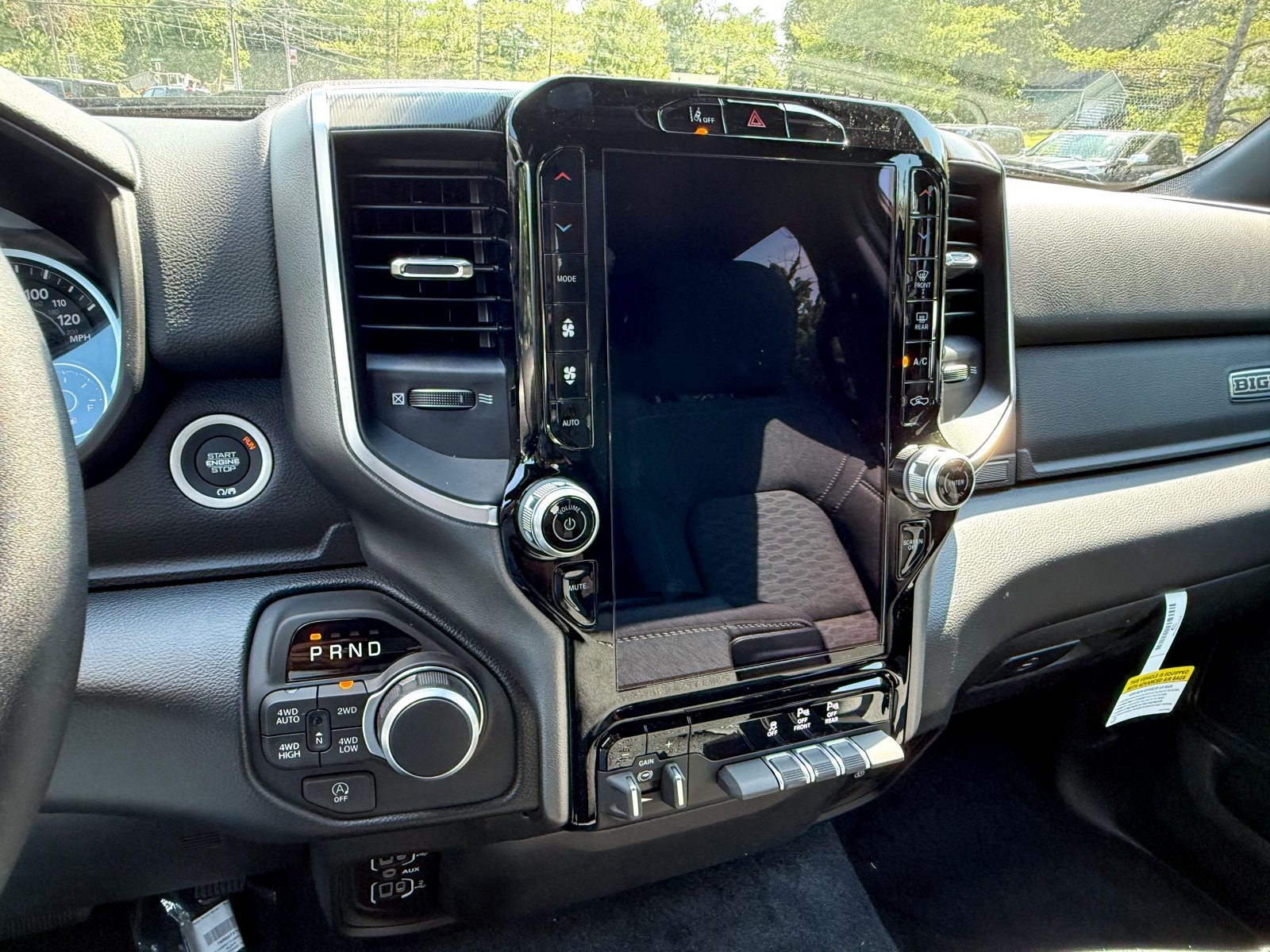 Vehicle image 37 of 41