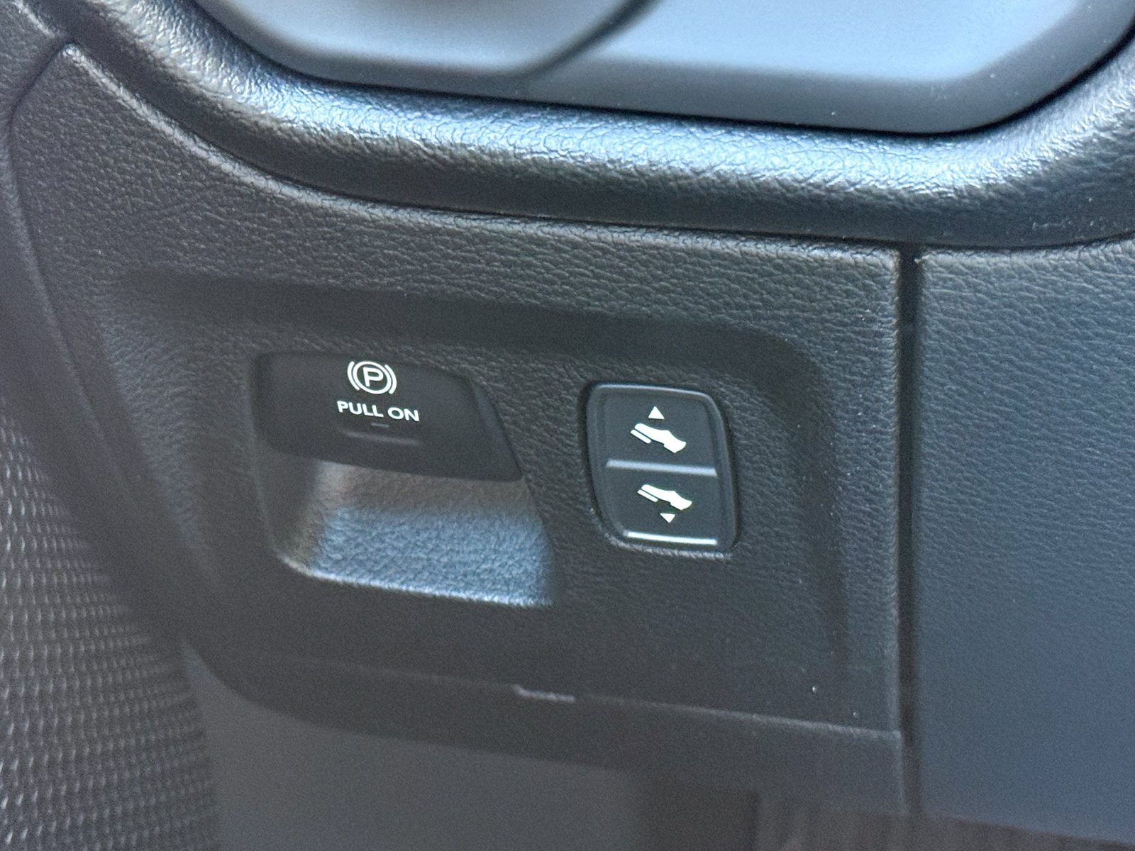 Vehicle image 24 of 41