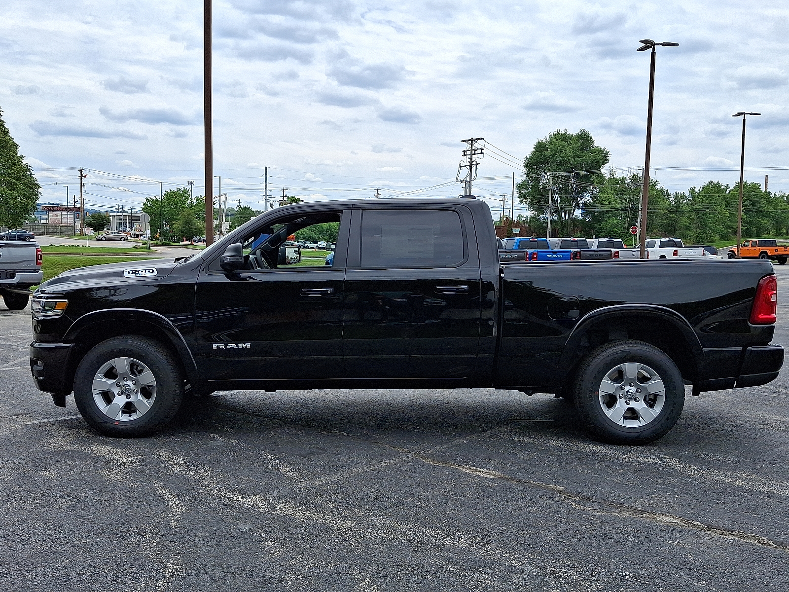 Vehicle image 8 of 20