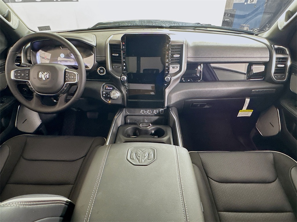 Vehicle image 17 of 33