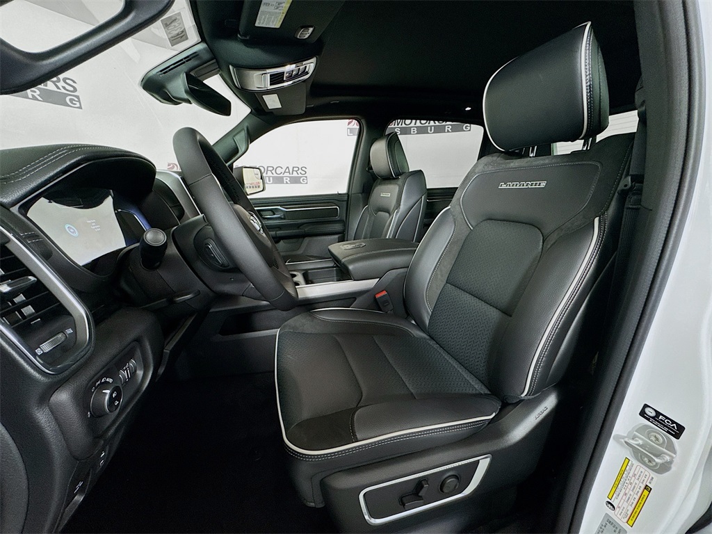 Vehicle image 13 of 33