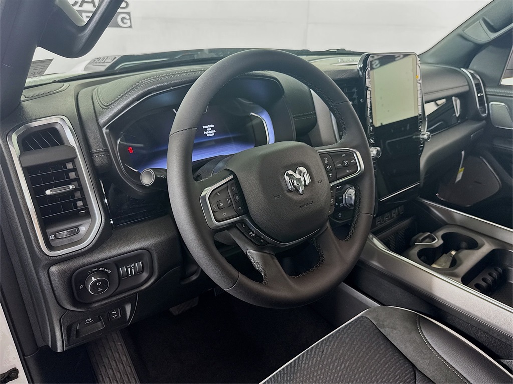 Vehicle image 18 of 33