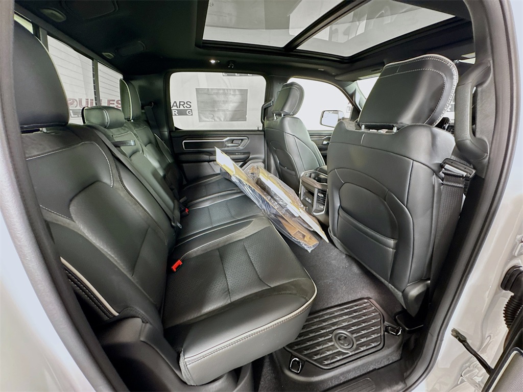 Vehicle image 12 of 33