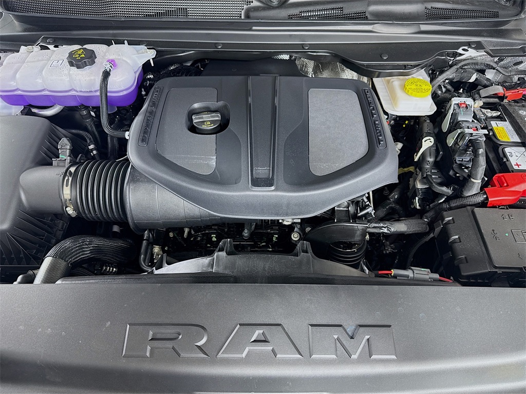 Vehicle image 9 of 33