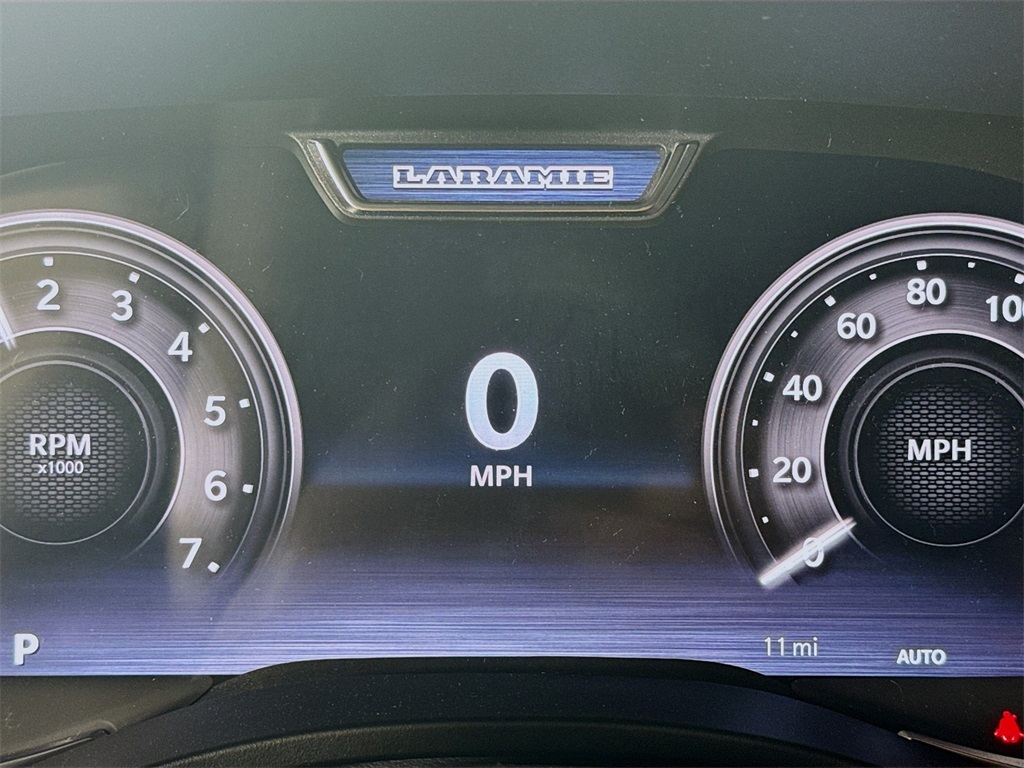 Vehicle image 21 of 33