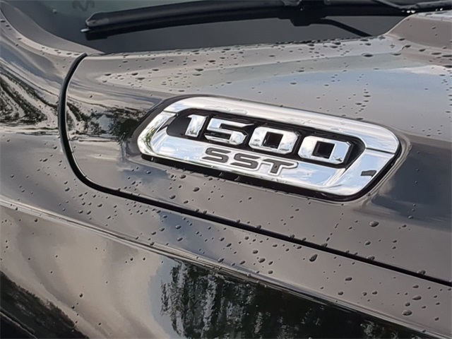 Vehicle image 13 of 31
