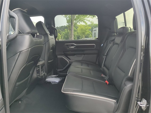 Vehicle image 14 of 31