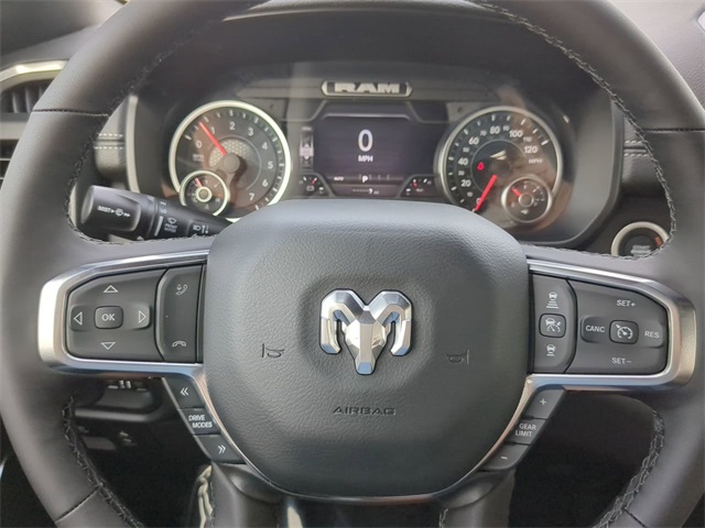 Vehicle image 28 of 31