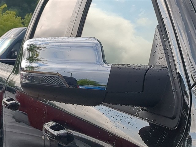 Vehicle image 12 of 31