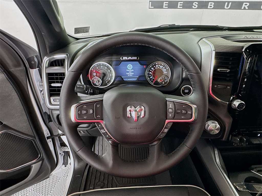 Vehicle image 18 of 31