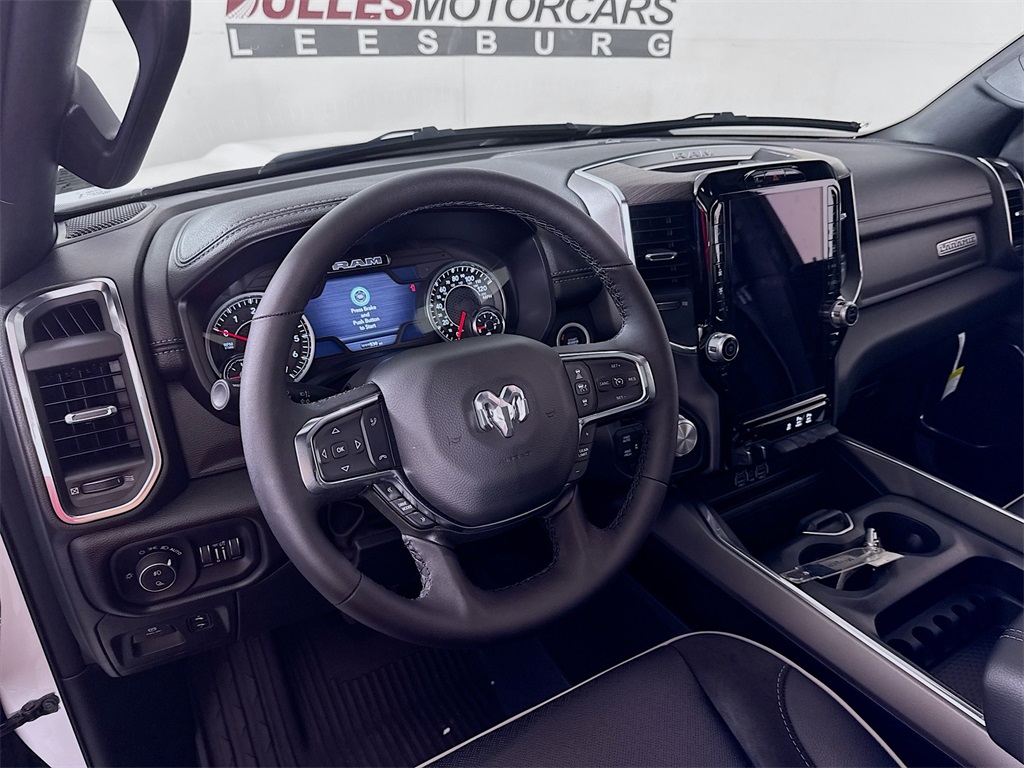 Vehicle image 17 of 31