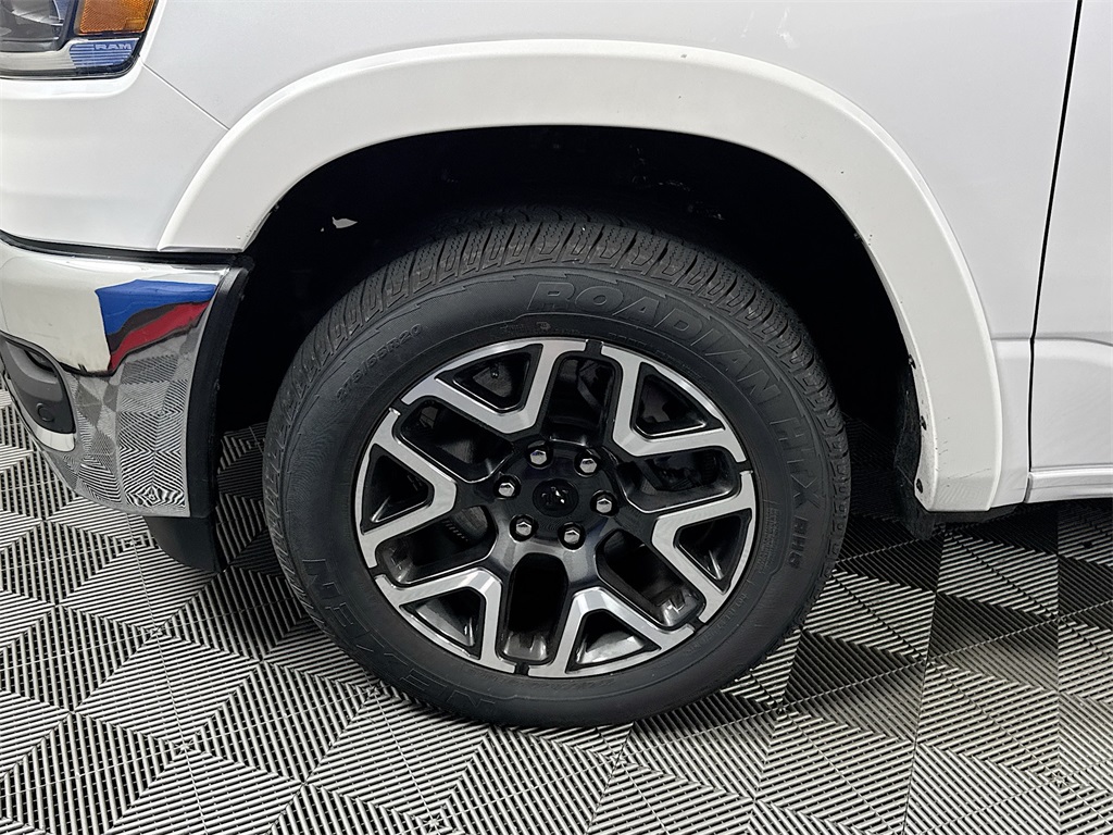 Vehicle image 10 of 31