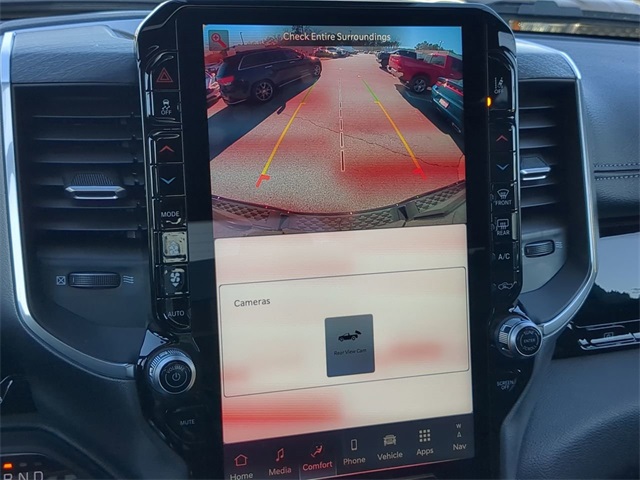 Vehicle image 21 of 32