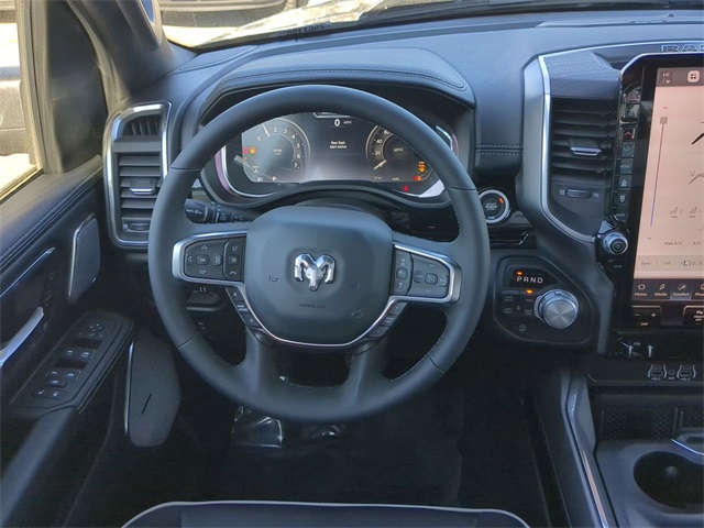 Vehicle image 15 of 32