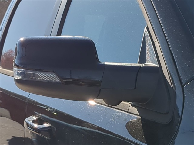 Vehicle image 11 of 32