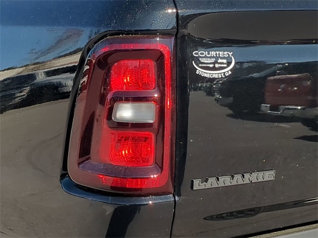 Vehicle image 12 of 32
