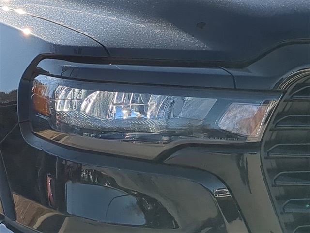 Vehicle image 9 of 32