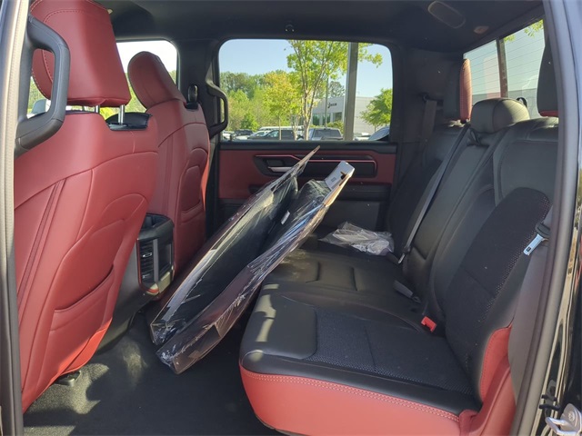 Vehicle image 13 of 31