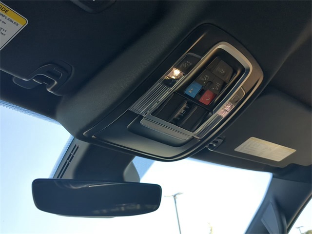 Vehicle image 20 of 31