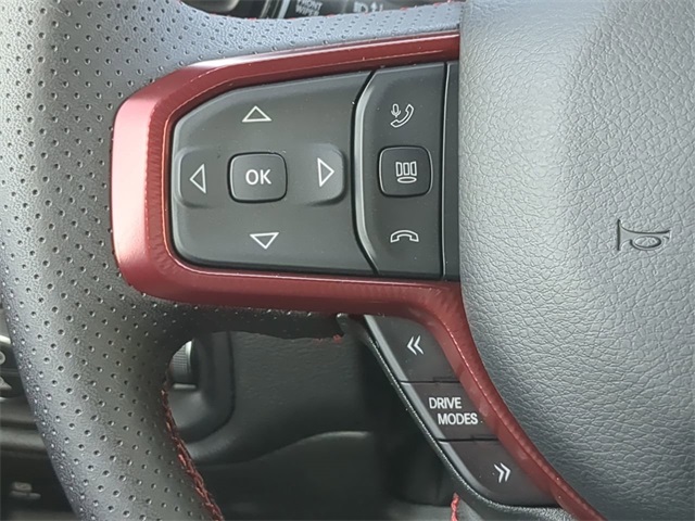 Vehicle image 25 of 31