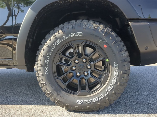 Vehicle image 10 of 31