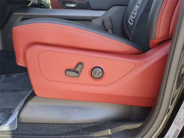 Vehicle image 19 of 31