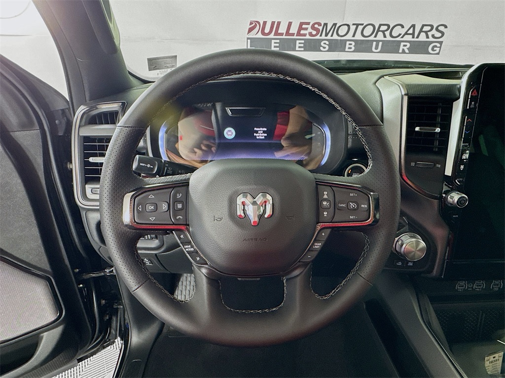 Vehicle image 11 of 40