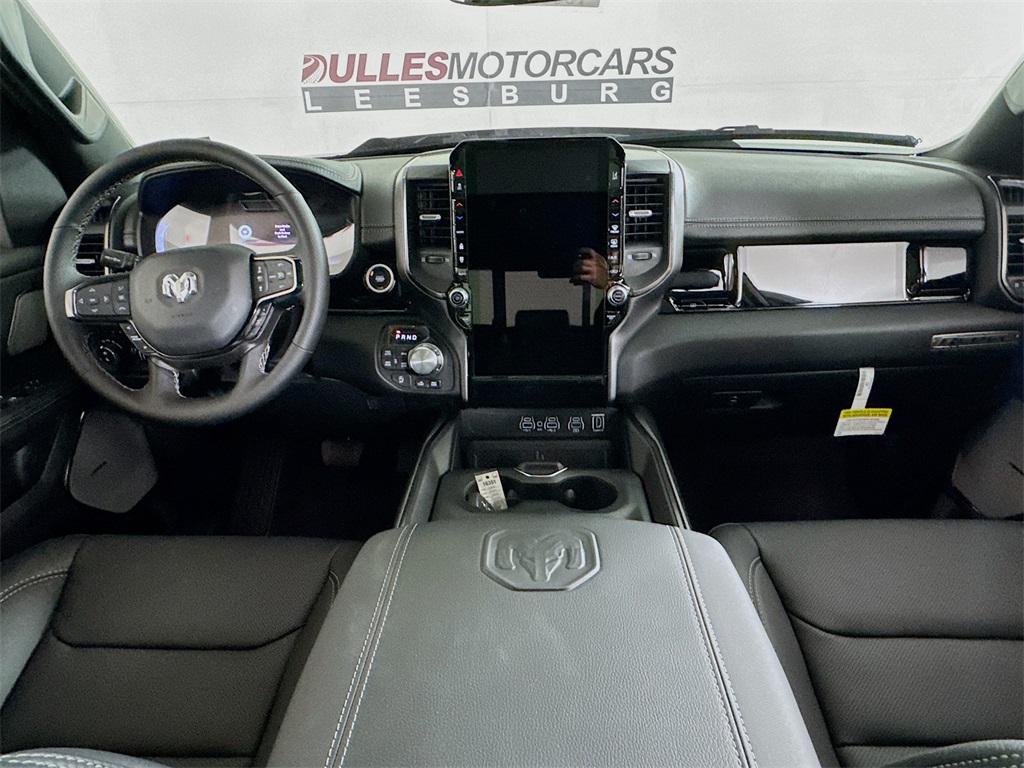 Vehicle image 29 of 40