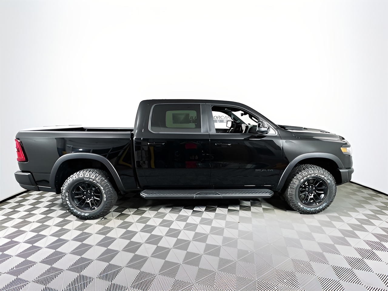 Vehicle image 36 of 40