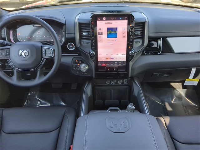 Vehicle image 14 of 33