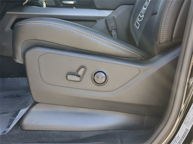 Vehicle image 19 of 33