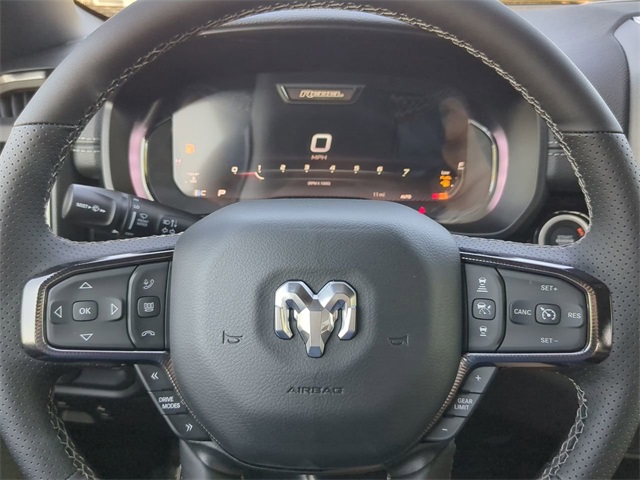 Vehicle image 29 of 33