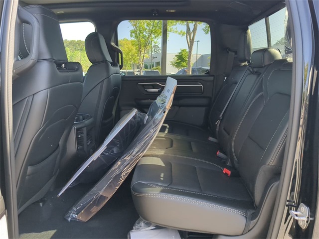 Vehicle image 13 of 33