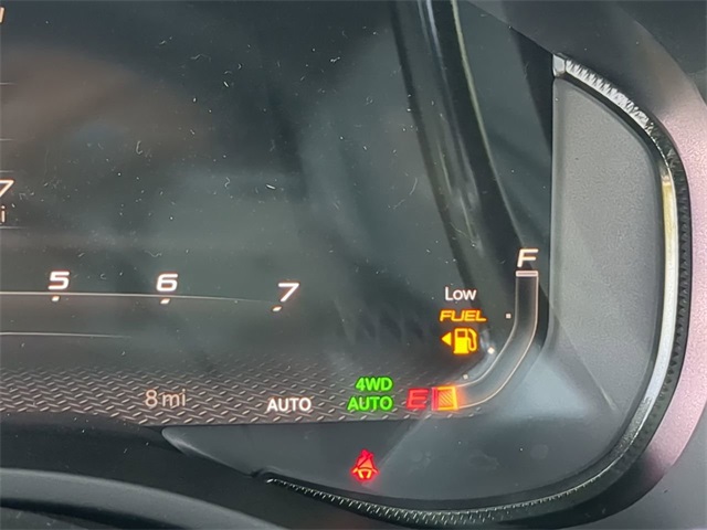 Vehicle image 31 of 33
