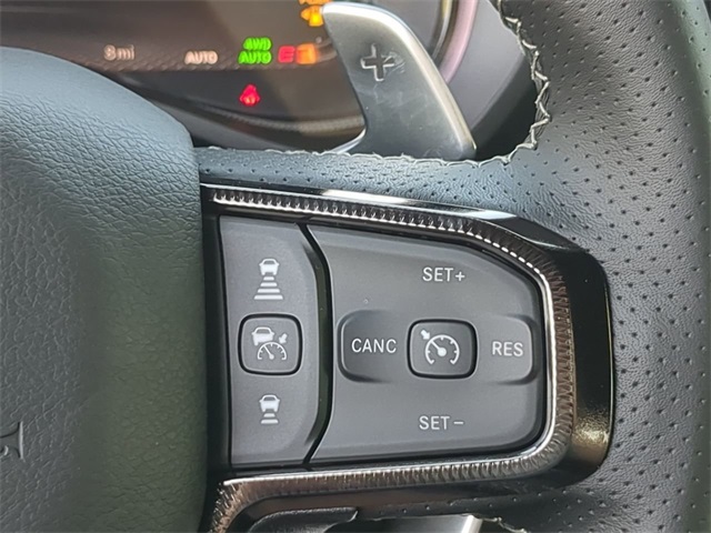 Vehicle image 28 of 33