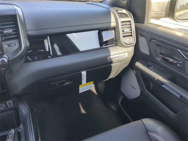 Vehicle image 16 of 33