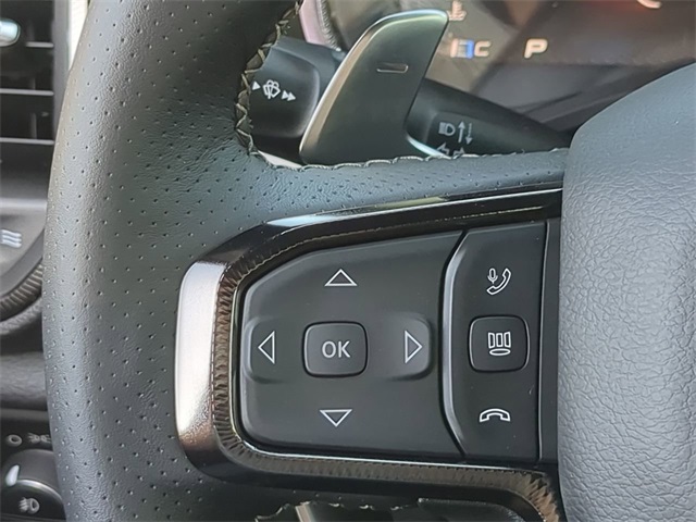 Vehicle image 27 of 33