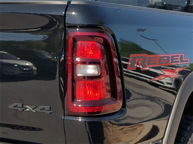 Vehicle image 12 of 33