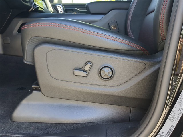 Vehicle image 19 of 33