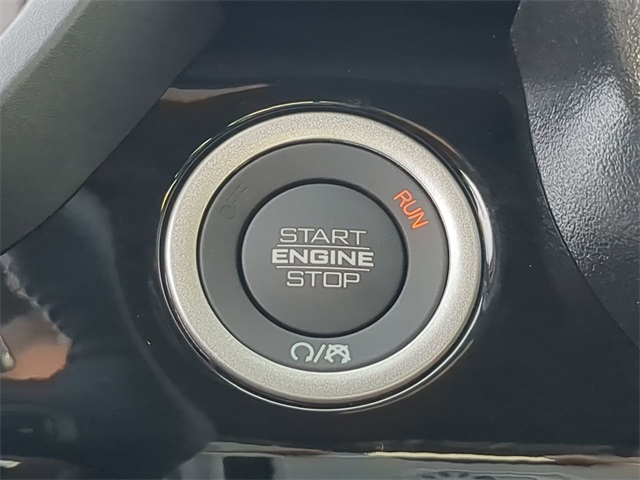 Vehicle image 32 of 33