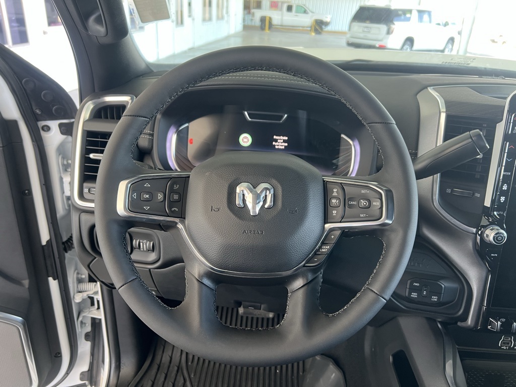 Vehicle image 11 of 31