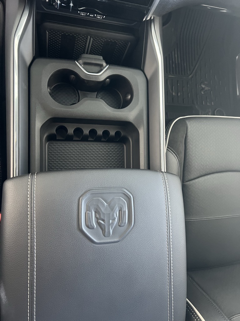 Vehicle image 13 of 31