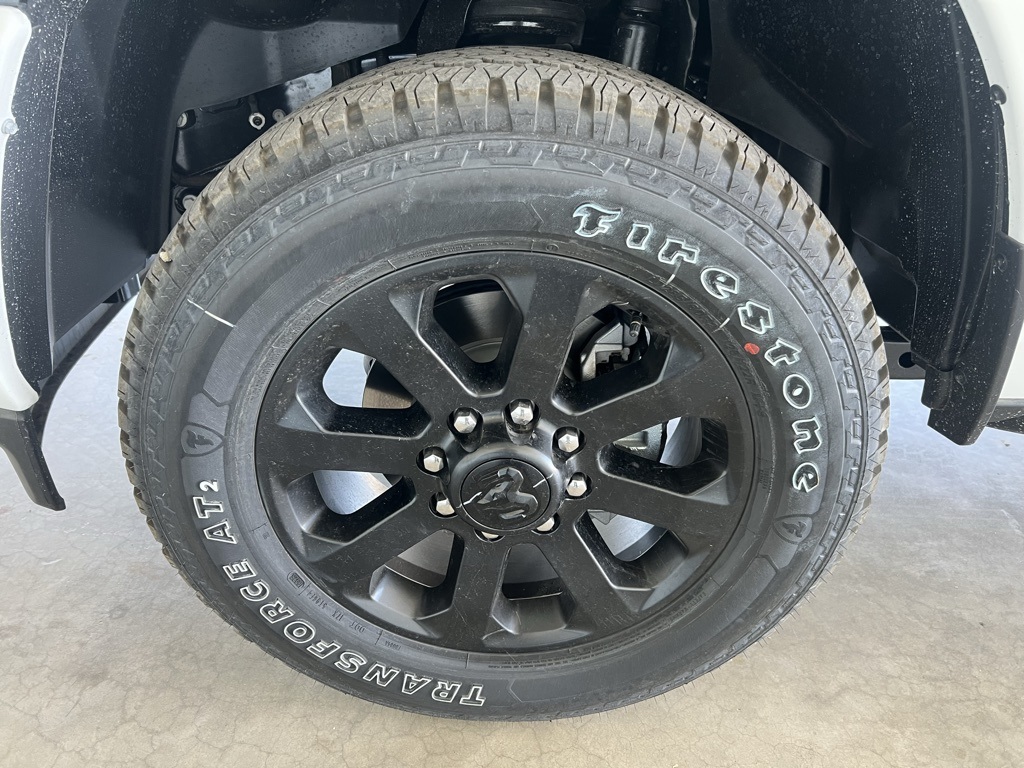 Vehicle image 29 of 31