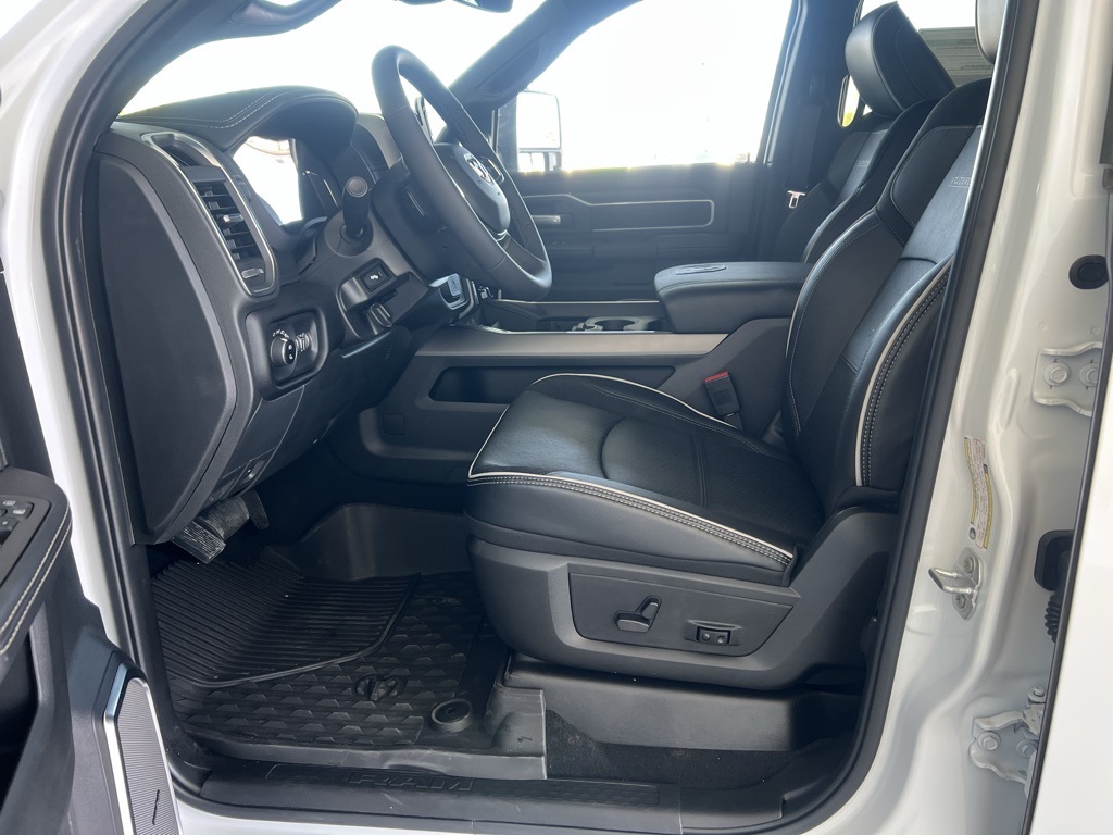 Vehicle image 9 of 31