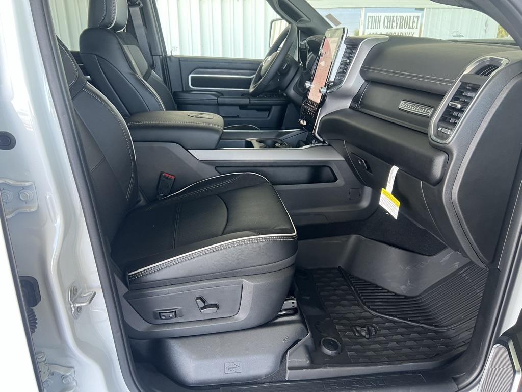 Vehicle image 23 of 31