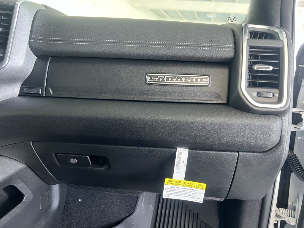 Vehicle image 24 of 31
