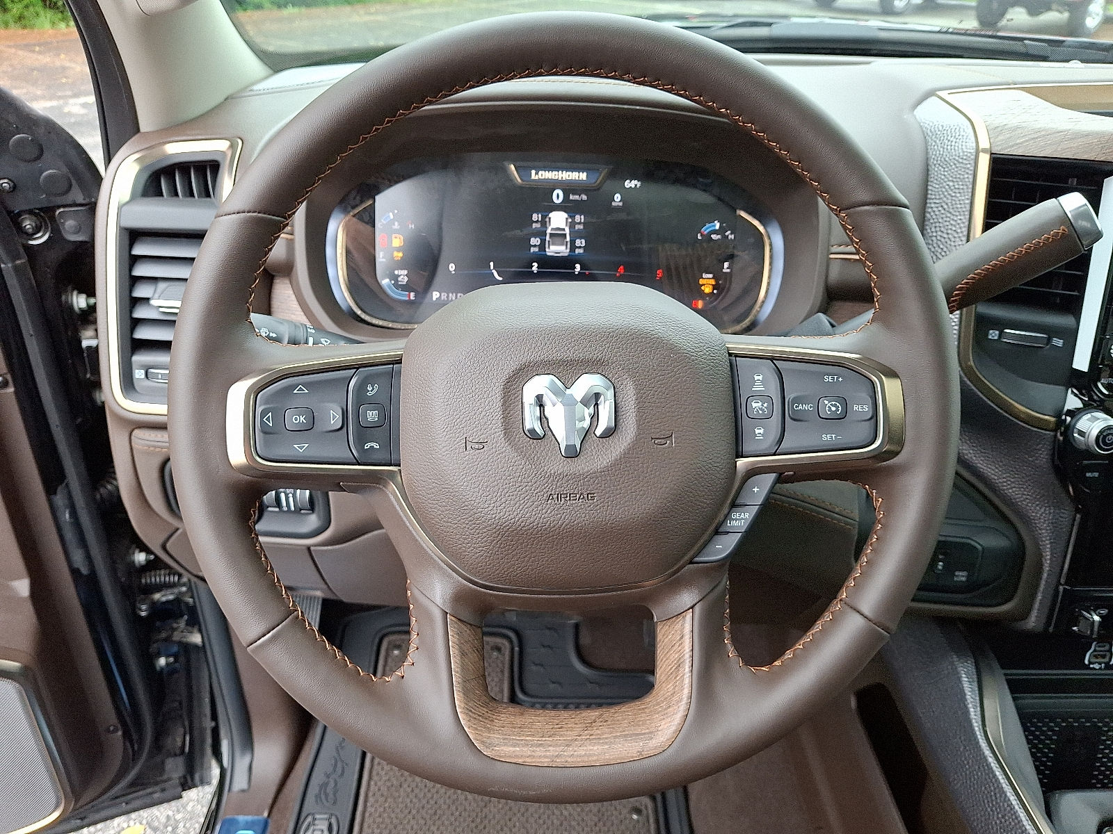 Vehicle image 19 of 23